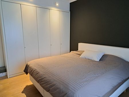 Stijlvol en ruim appartement op een ideale ligging. - Photo 2