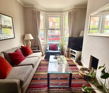 2 Bed Terraced House, Oakley Road, SE25 - Photo 1