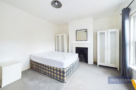 5 bedroom terraced house to rent - Photo 2