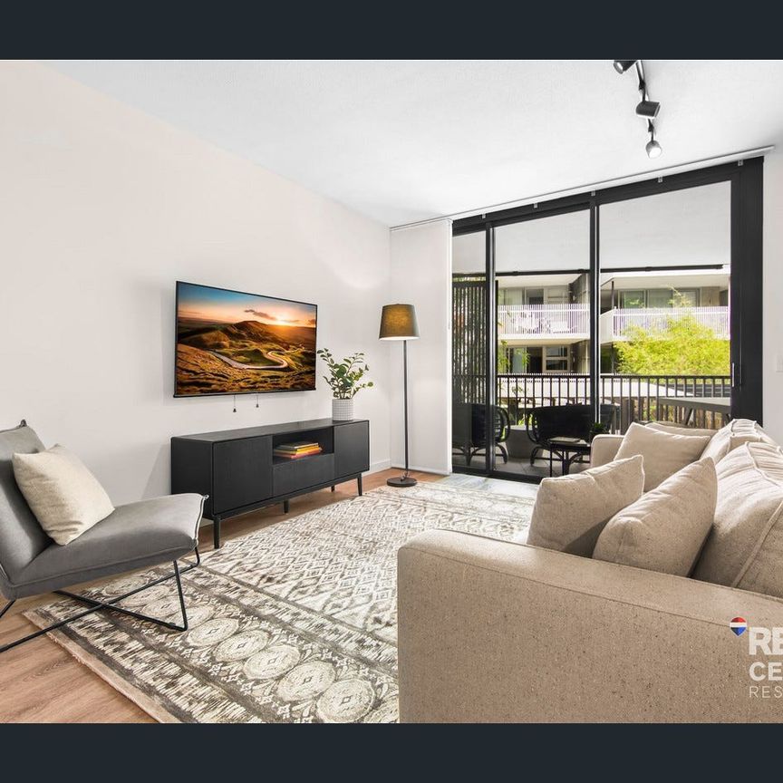 Fully Furnished Apartment with Leafy Outlook in the Heart of South Brisbane - Photo 1