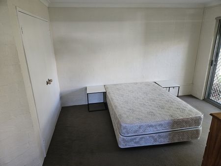 1 by 1, Bottom Floor Apartment - Photo 5