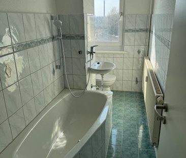 Schöne stilvolle 3-R-Wohnung im 3.OG mit BLK.ca.58,20 m²zu vermieten. - Photo 4