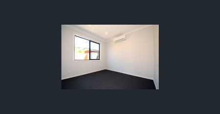 Modern 3 Bedroom Townhouse - Photo 2