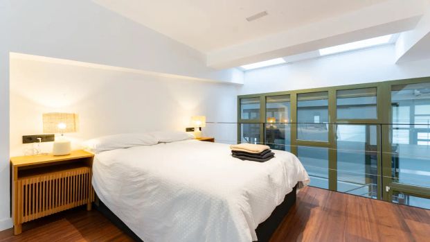 Spacious rooms and excellent connection to the center of Madrid. - Photo 1