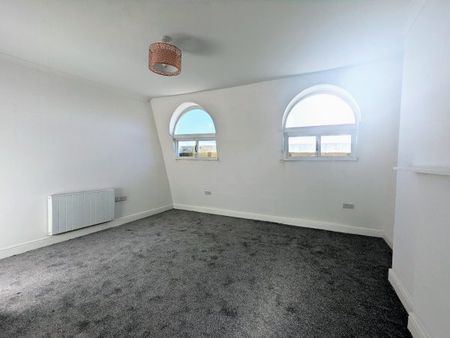 Sea Front, Hayling Island - Photo 2