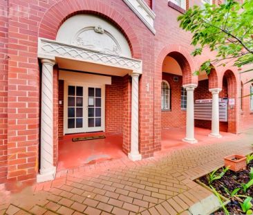 1 Bedroom Studio style 2 - Photo 2