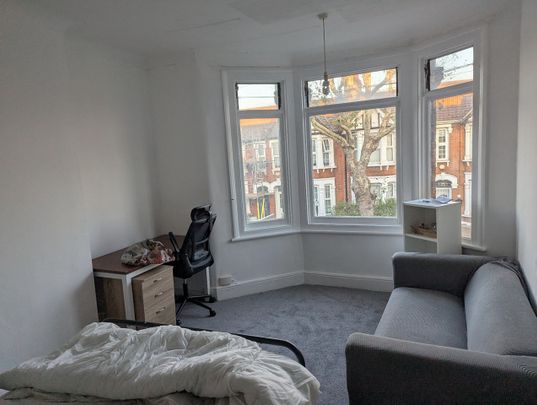 Room in a Shared House, Boundary Road, E13 - Photo 1