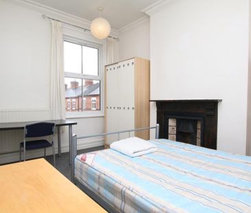 5 bedroom semi-detached house to rent - Photo 1