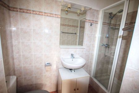 Location Appartement 5 pièces 116m² - Photo 2