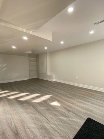 30 MEADOW VISTA Crescent #Basement-Legal walk out - Photo 2