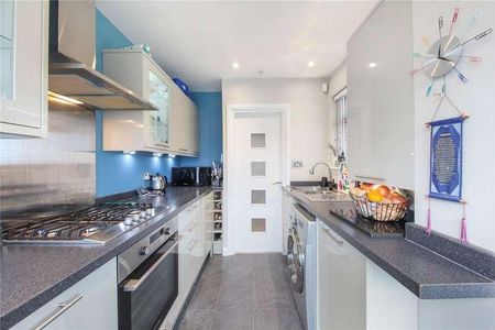 Moremead Road, London, SE6 - Photo 5