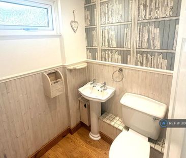 3 bedroom terraced house to rent - Photo 6