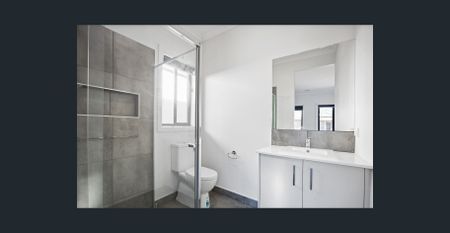 Modern 4-Bedroom Family Home in Tarneit - Photo 4