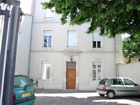 LOUÉ APPARTEMENT - CHATEAURENARD - Photo 2