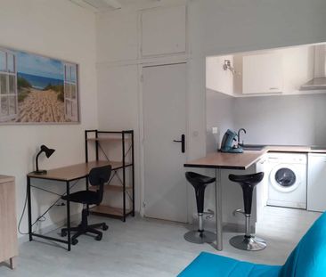 Location Appartement 1 pièce 18m² NIMES 30000 - Photo 2