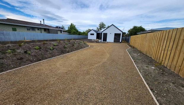 Charming 4BR Amberley Haven - $600/week - Photo 1