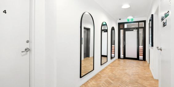 Light-Filled Studio with Balcony in the Heart of Darlinghurst - Photo 3