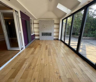 4 bedroom semi-detached house to rent - Photo 3