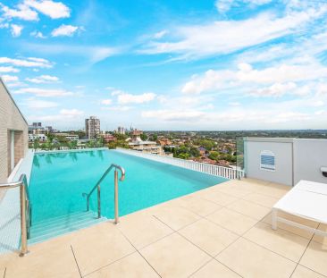 Brand New Designer One-Bedroom Residence in Prestigious "Pienza" - Photo 2