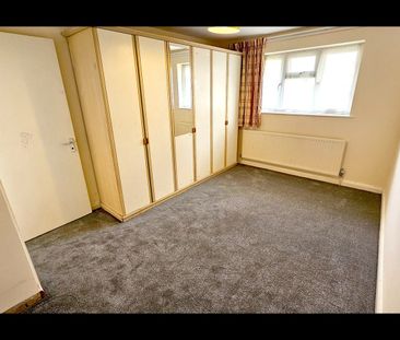 1 Bed Flat, Leeside Crescent, NW11 - Photo 4