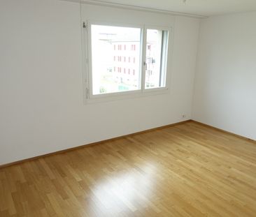 Grosszügige und helle 4.5-Zimmerwohnung - Photo 3