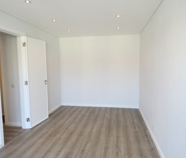 T1 Remodelado no Junqueiro (Carcavelos) | 2º Andar | Perto da Praia... - Photo 2