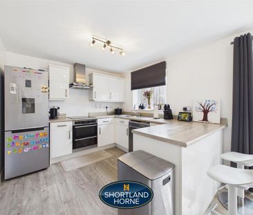 4 bedroom detached house to rent - Photo 5