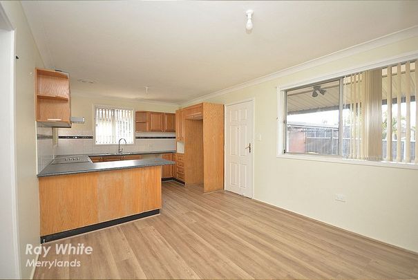 LARGE SIZED 3 BEDROOM HOME WITH AC! - Photo 1