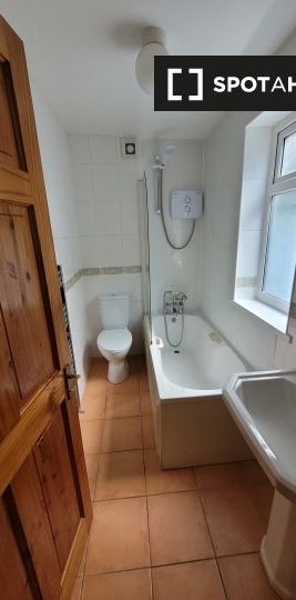 1 Bed 1 Bath Apartment for rent in Stoneybatter, Dublin - Photo 2