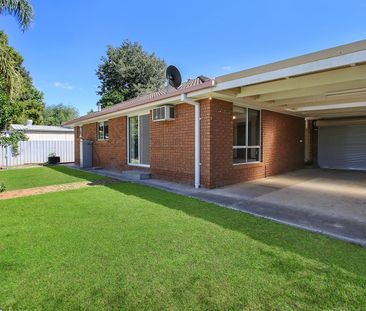 Tasteful Townhouse! - Photo 6