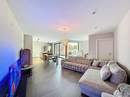 Modern en ruim appartement met 2 slaapkamers, staanplaats, berging en terras. - Photo 2