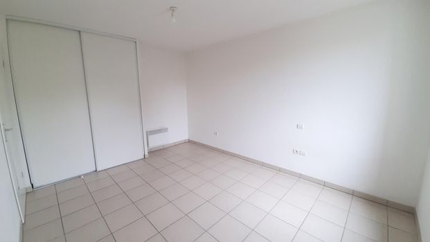 location Appartement T2 DE 44.64m² À ROQUETTES - Photo 1