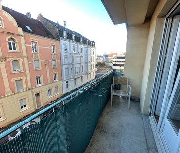 Location Appartement 3 pièces 69m² - Photo 2