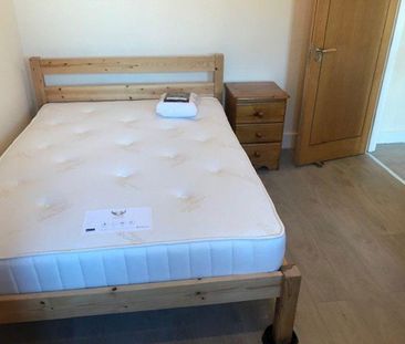 4 bedroom flat to rent - Photo 6