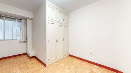 Large flat for rent in Valencia city center in a building of 1958 - Foto 5