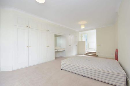 PARK ROAD, NW8, London - Photo 2