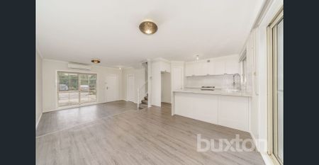 THREE BEDROOM DELIGHT IN PRIME LOCATION !!! - Photo 2