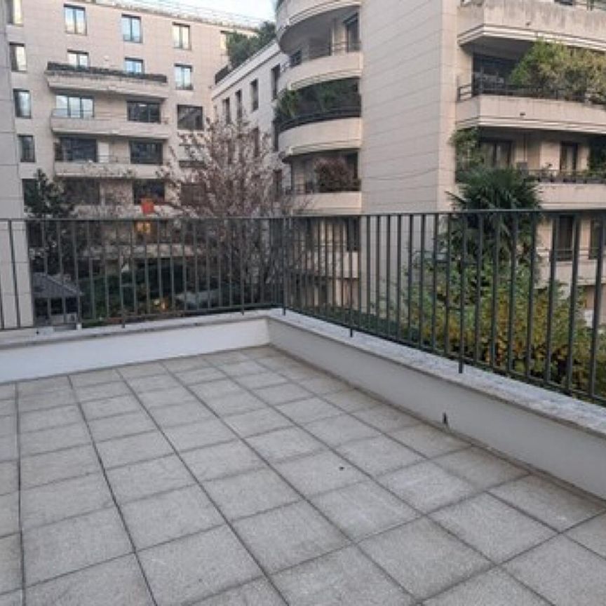 location Appartement F4 DE 102.8m² À NEUILLY SUR SEINE - Photo 1