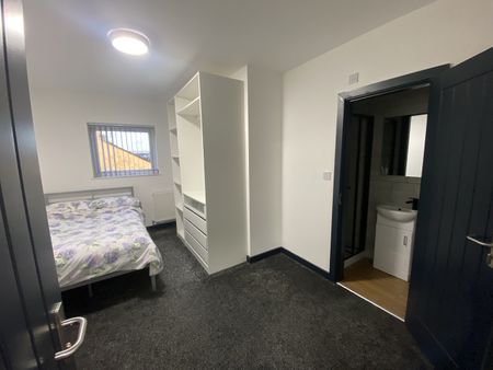 Room in a Shared House, Picton Road, L15 - Photo 4