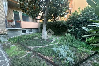 Porzione di trifamiliare in affitto