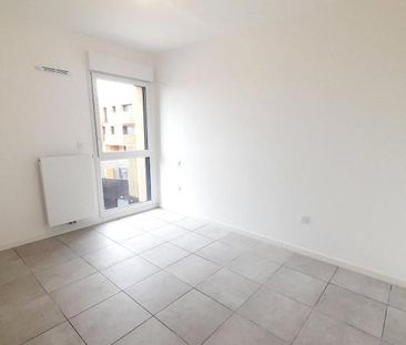 Location Appartement 4 pièces 78m² LA ROCHELLE 17000 - Photo 4