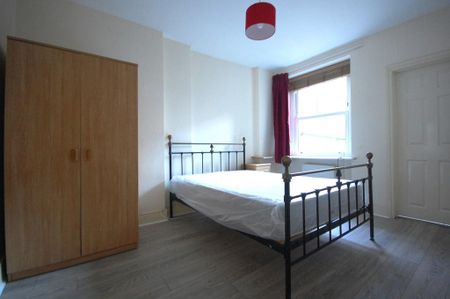 2 bedroom flat to rent - Photo 4