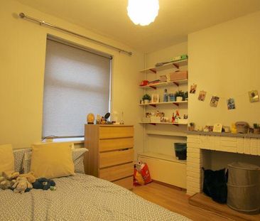 4 bedroom terraced house to rent - Photo 5