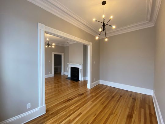 155 King Street East - Photo 1