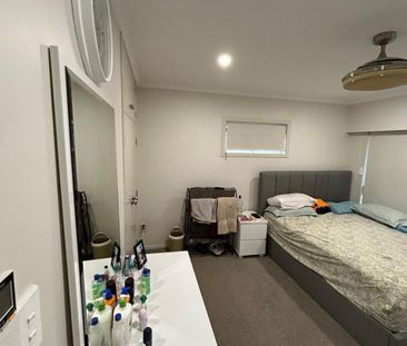 4-Bedroom Home in Macleans School Zone – &dollar;920&sol;Week - Photo 4