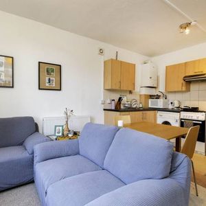 Modern Apartment - Photo 2