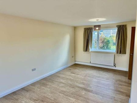 Westfield Road, Frome, BA11 - Photo 4