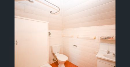 Unique Top Floor Apartment in Heritage Building - Photo 5