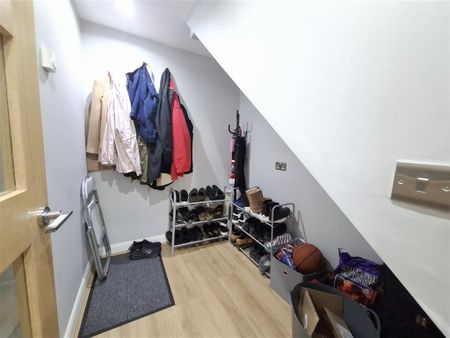 Laidon Square - Photo 4