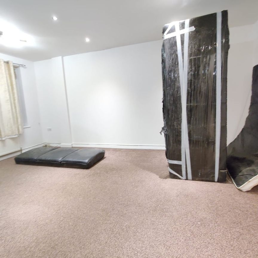 1 Bed Flat, Northborough Road, SW16 - Photo 1